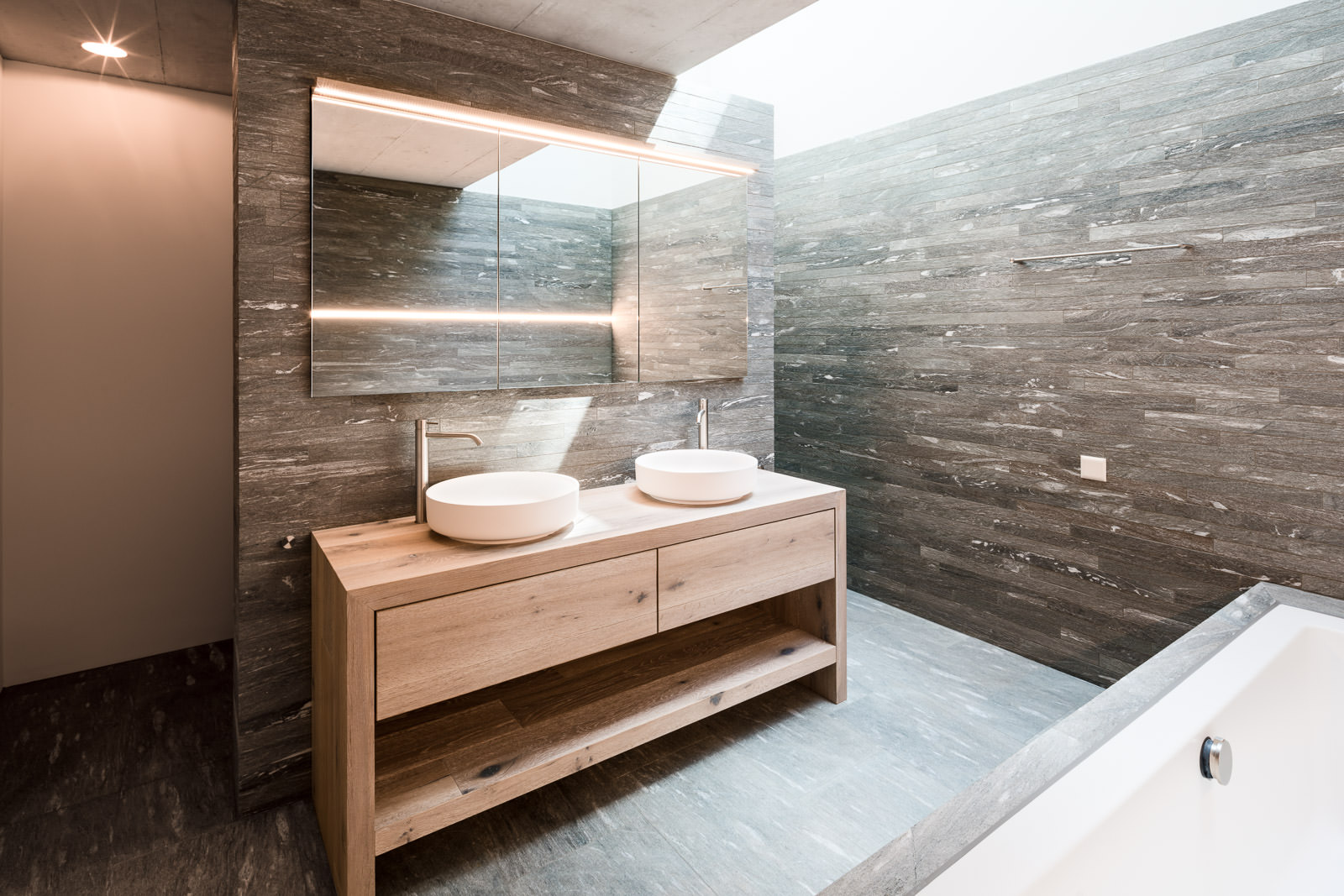 Hochwertige Badezimmer- und Interieur-Architektur - Immobilienfotos